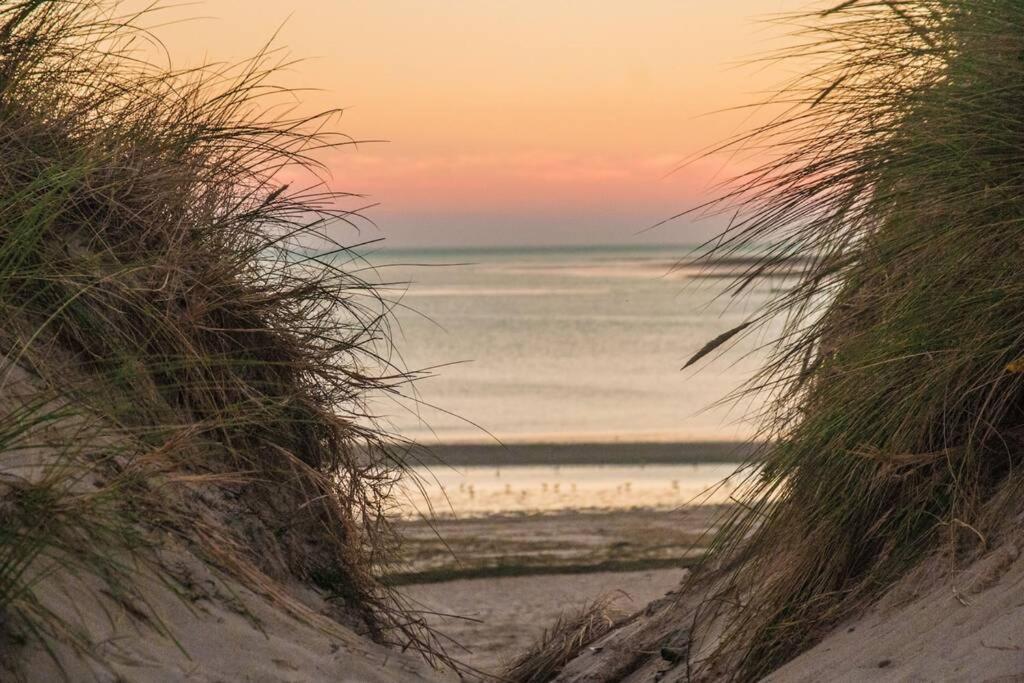Maison Au Pied Des Dunes, 200M De La Plage Montmartin-sur-Mer Экстерьер фото
